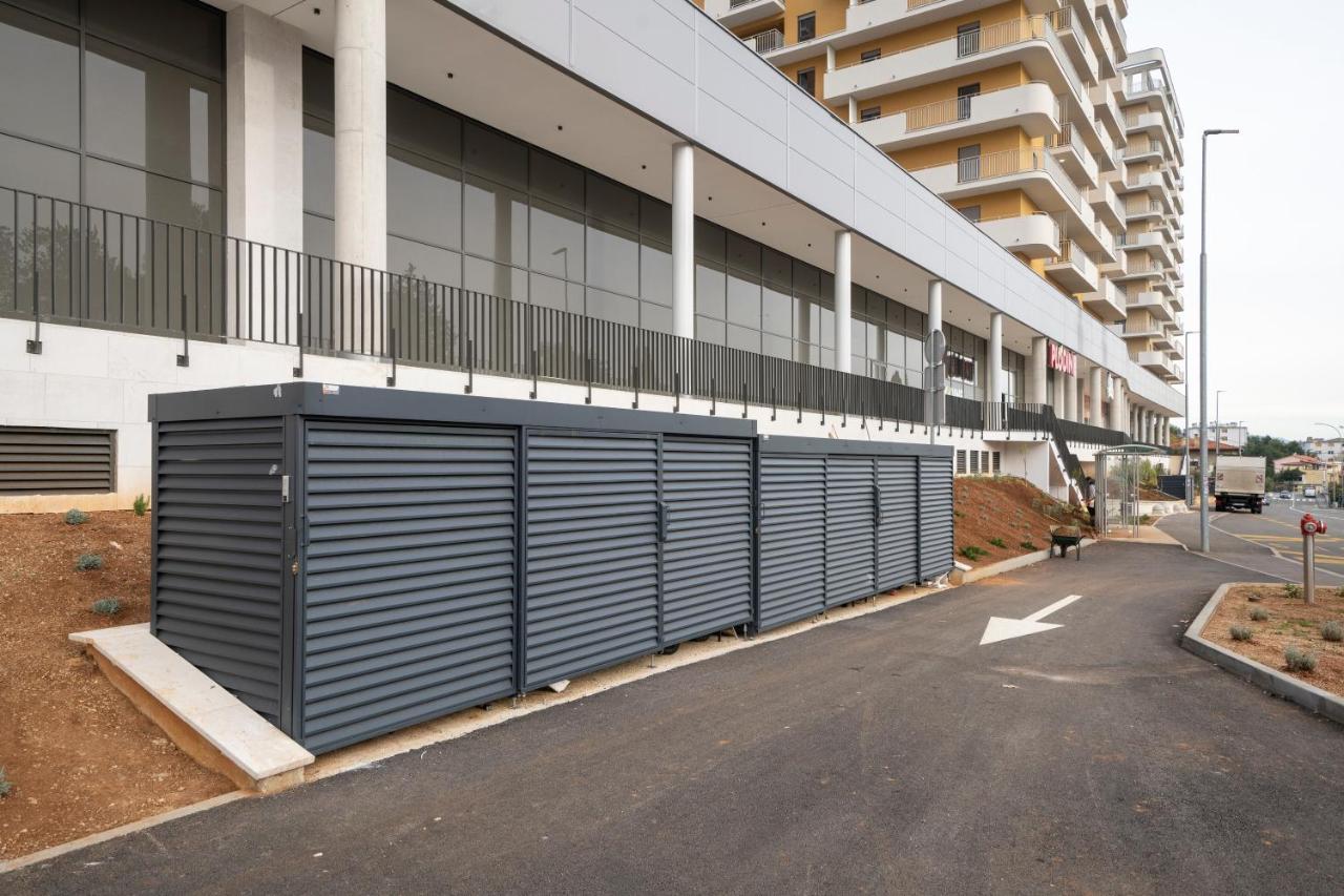 Mannequin: Sea View, Private Parking In The Garage Apartment Rijeka Ngoại thất bức ảnh