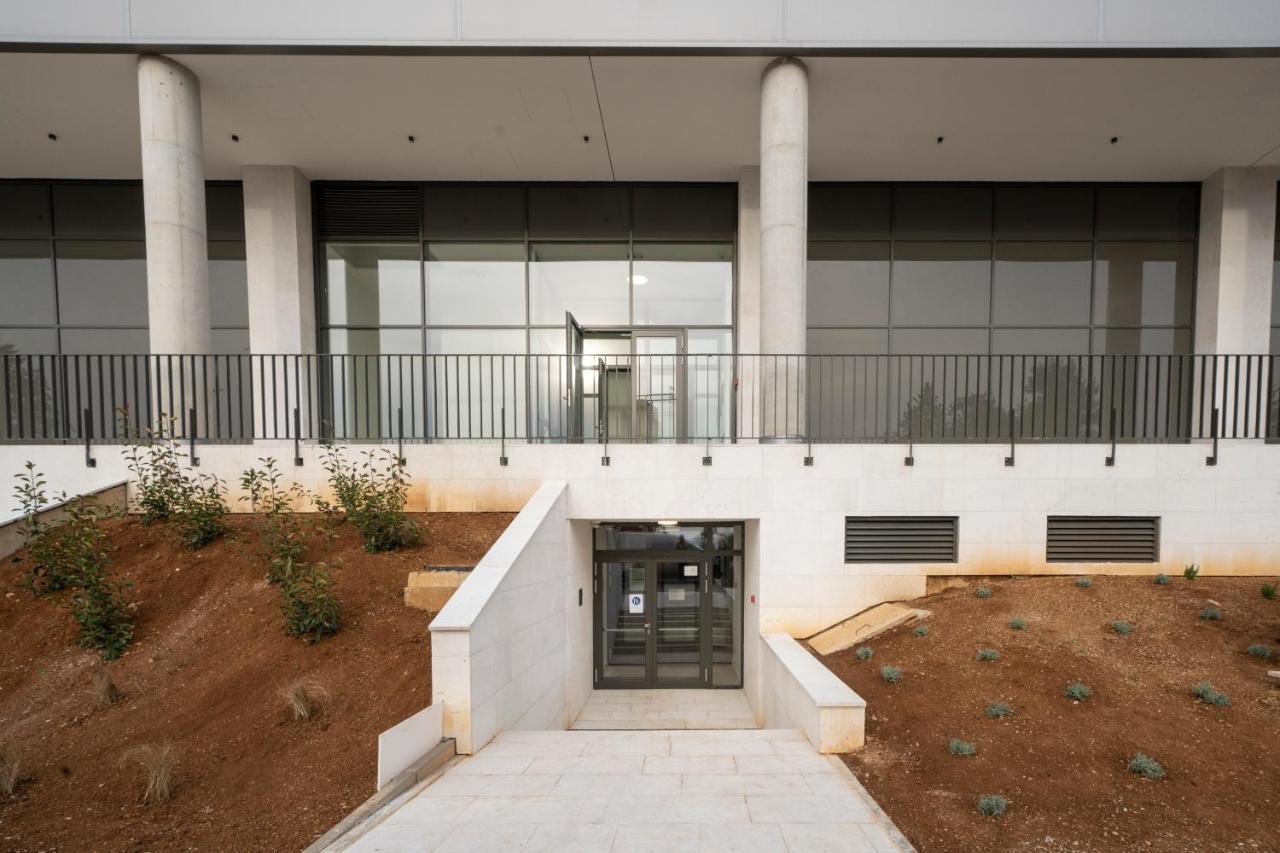 Mannequin: Sea View, Private Parking In The Garage Apartment Rijeka Ngoại thất bức ảnh