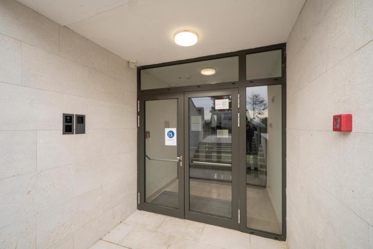 Mannequin: Sea View, Private Parking In The Garage Apartment Rijeka Ngoại thất bức ảnh